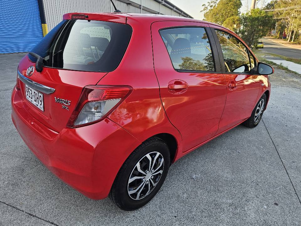 2013 Toyota yaris yr 5 door automatic4.jpg